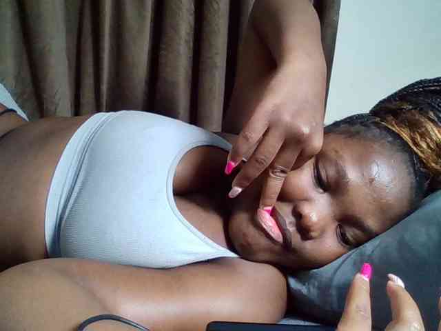 Sexyicey webcam