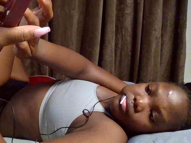 Sexyicey webcam