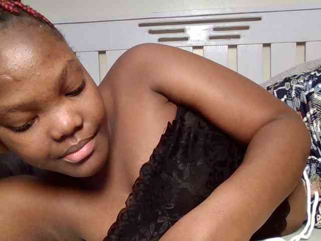 Sexyicey webcam