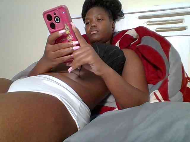 Sexyicey webcam