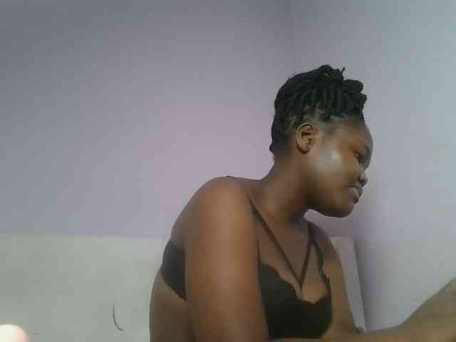 Sexyicey webcam