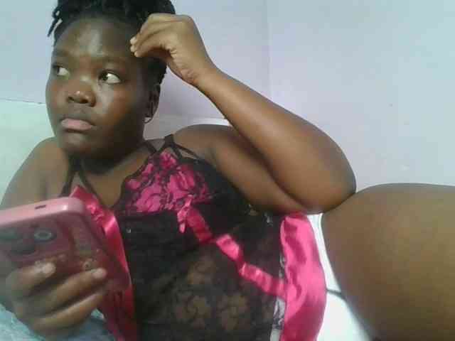 Sexyicey Live Webcam on BongaCams