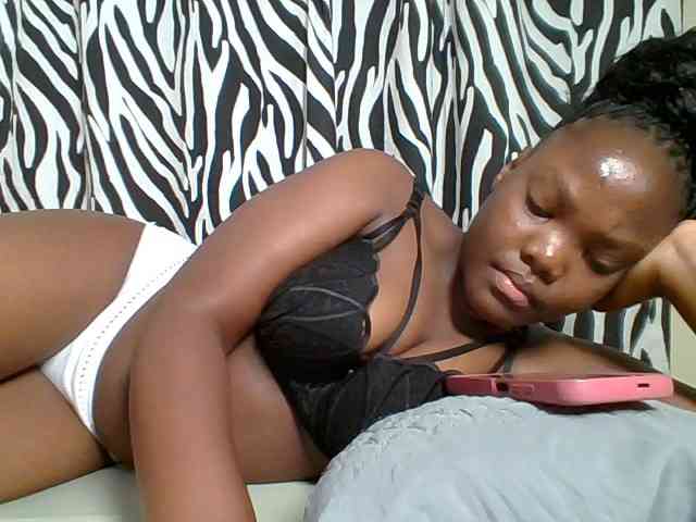 Sexyicey webcam