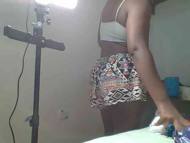 Sexyicey webcam