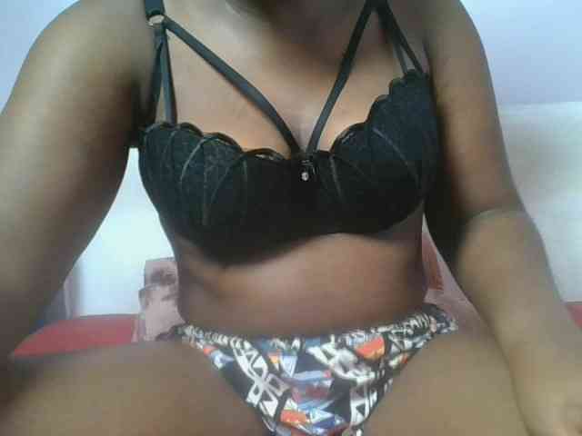Sexyicey webcam