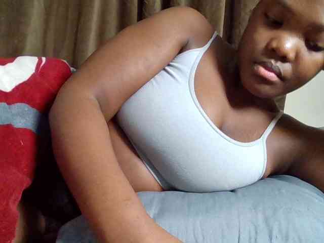 Sexyicey webcam