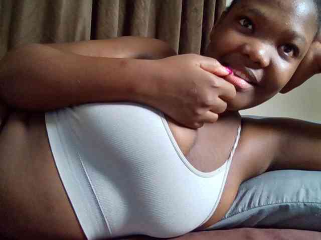 Sexyicey webcam
