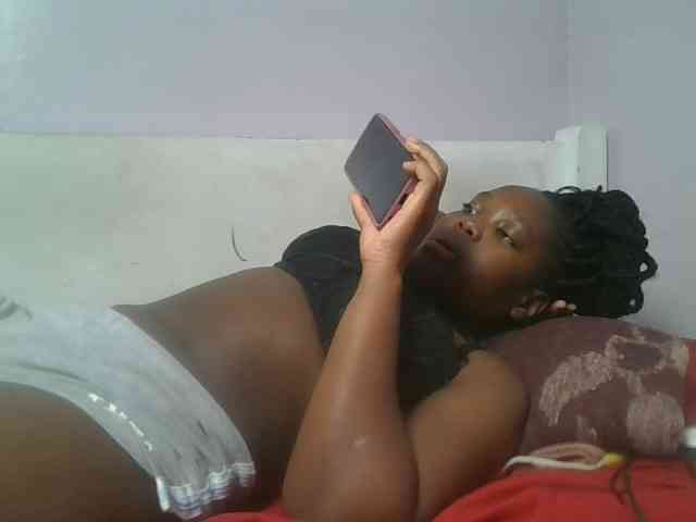 Sexyicey webcam
