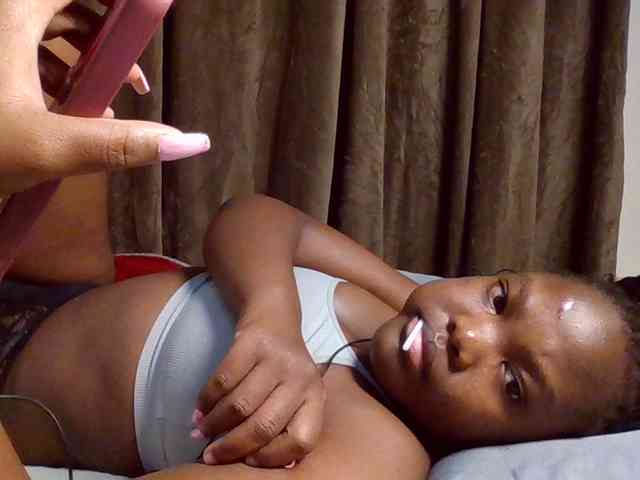 Sexyicey webcam