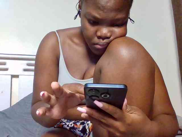 Sexyicey webcam