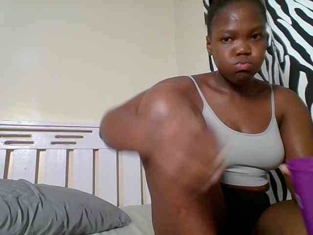 Sexyicey webcam