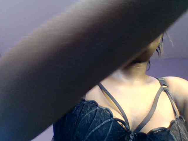 Sexyicey webcam