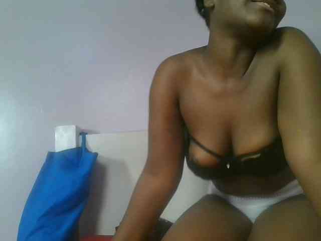 Sexyicey Live Webcam on BongaCams