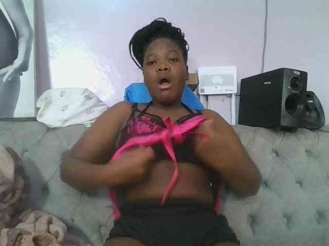 Sexyicey webcam