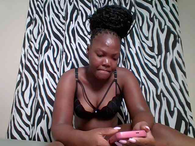 Sexyicey webcam