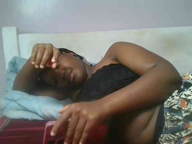Sexyicey webcam