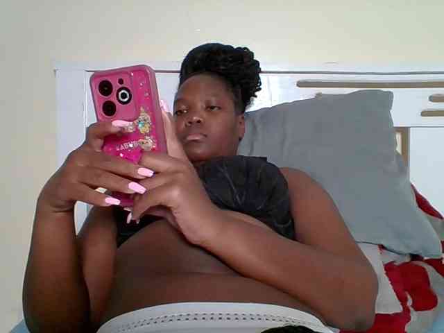 Sexyicey webcam