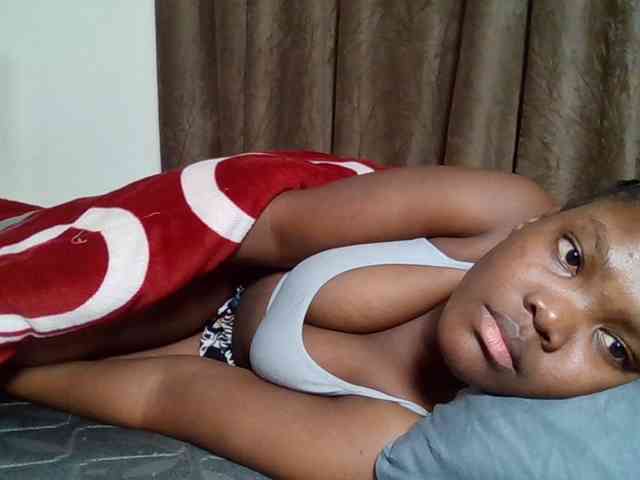 Sexyicey webcam