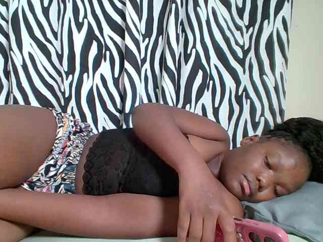 Sexyicey webcam