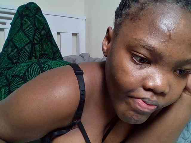 Sexyicey webcam