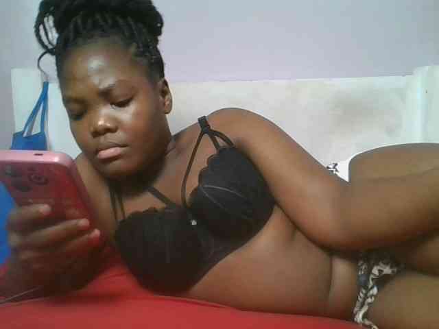 Sexyicey webcam