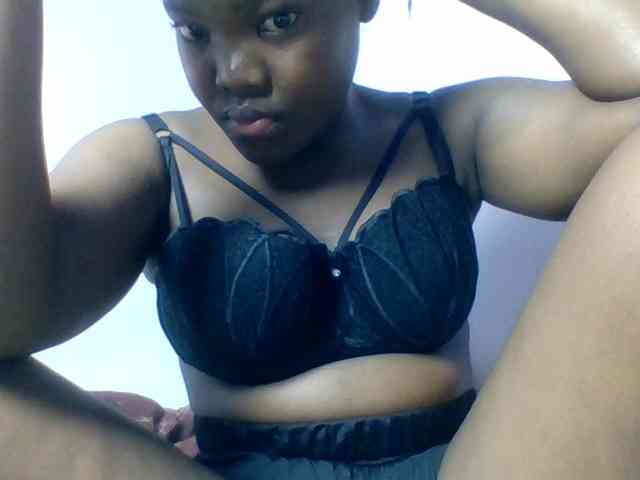 Sexyicey webcam