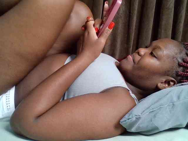 Sexyicey webcam