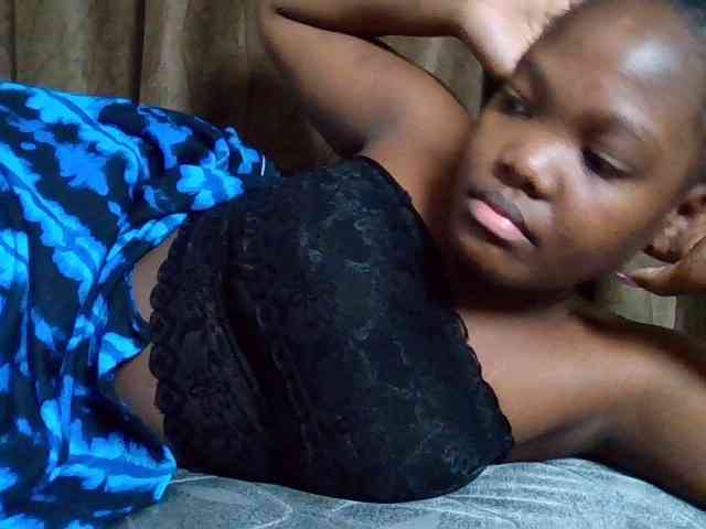 Sexyicey webcam