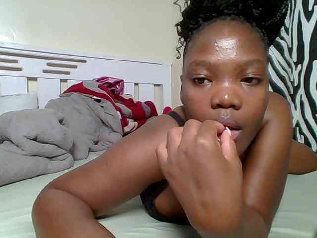 Sexyicey webcam