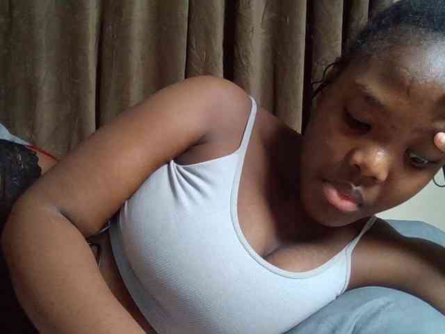 Sexyicey webcam