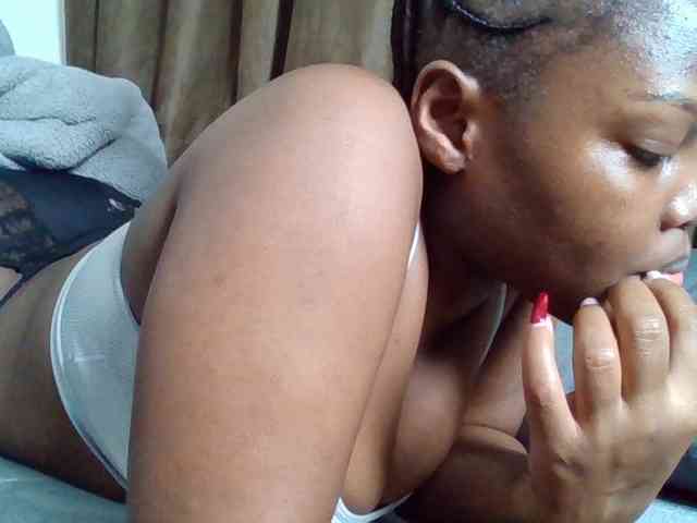 Sexyicey webcam