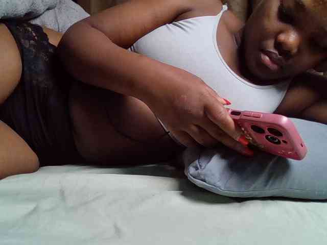 Sexyicey webcam