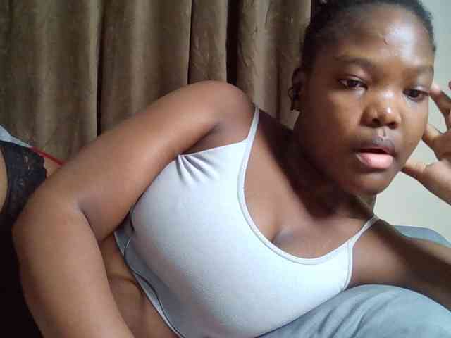 Sexyicey webcam