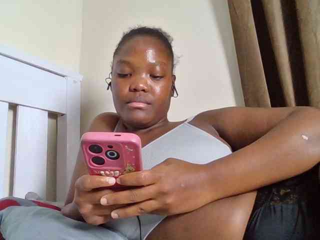 Sexyicey webcam