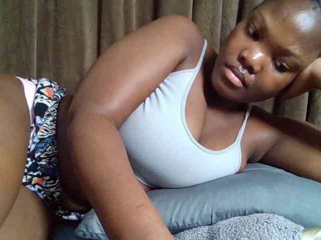 Sexyicey webcam