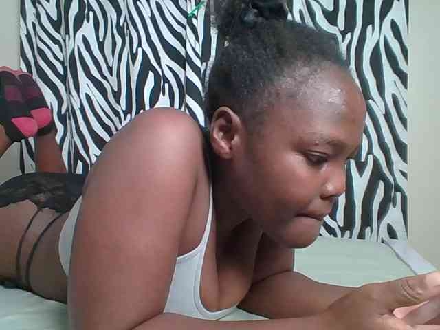 Sexyicey webcam