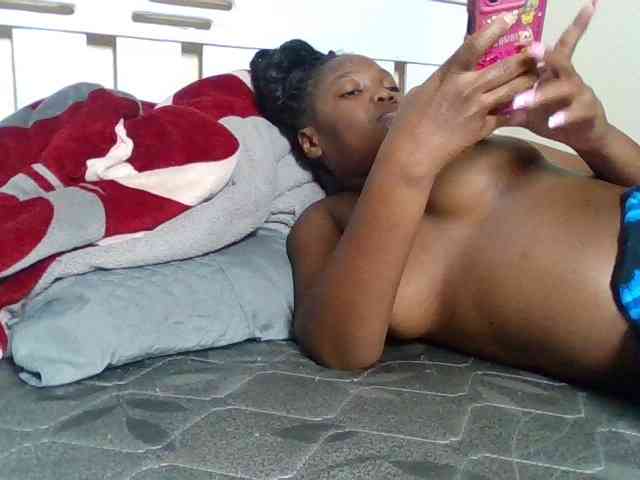 Sexyicey webcam
