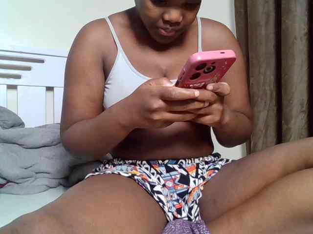 Sexyicey webcam