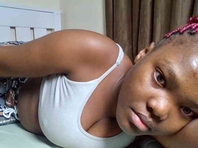 Sexyicey webcam