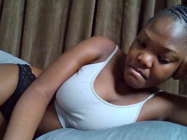 Sexyicey webcam