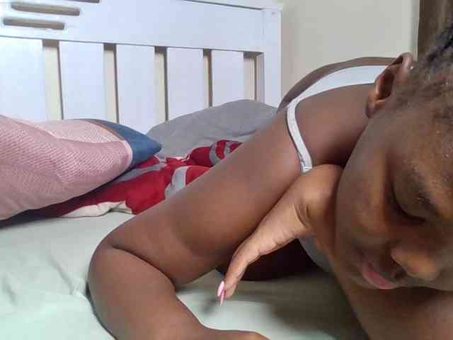 Sexyicey webcam