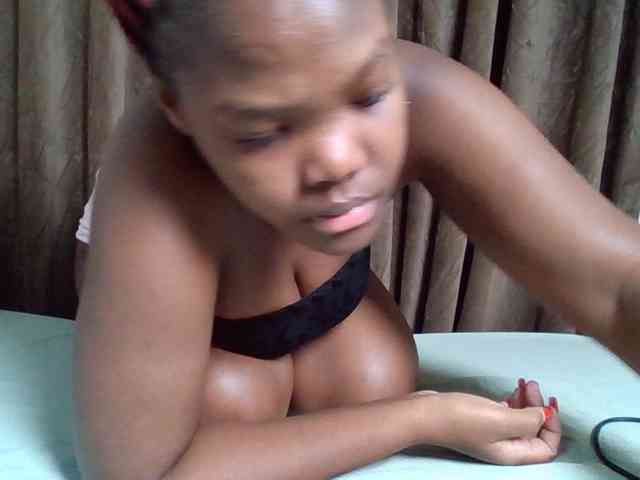 Sexyicey webcam