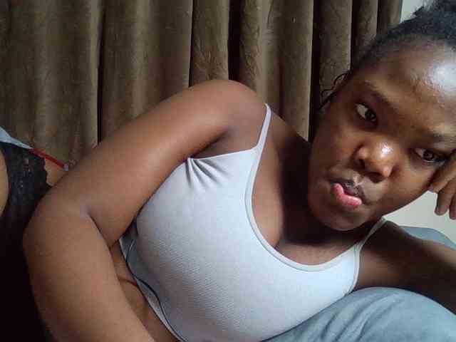 Sexyicey webcam