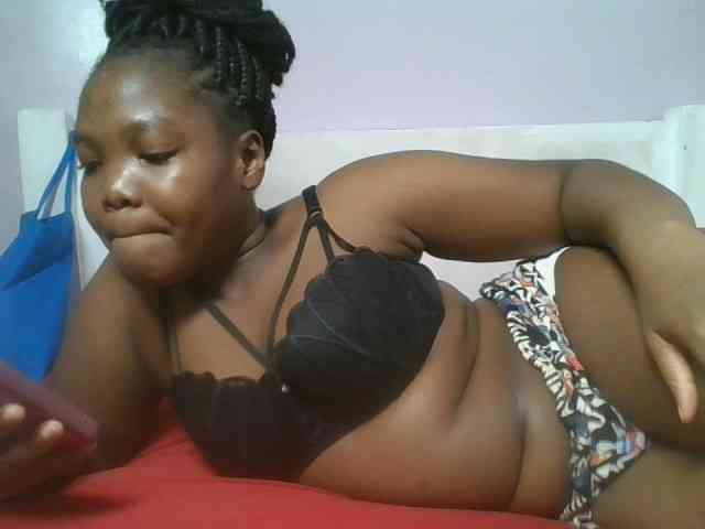 Sexyicey webcam