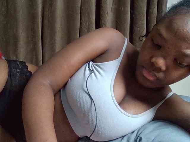 Sexyicey webcam
