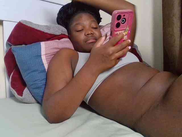 Sexyicey webcam