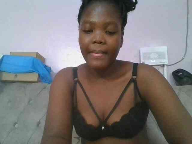 Sexyicey webcam