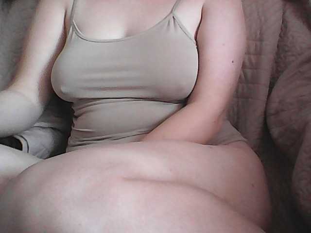 KissMeQuick's BongaCams show and profile