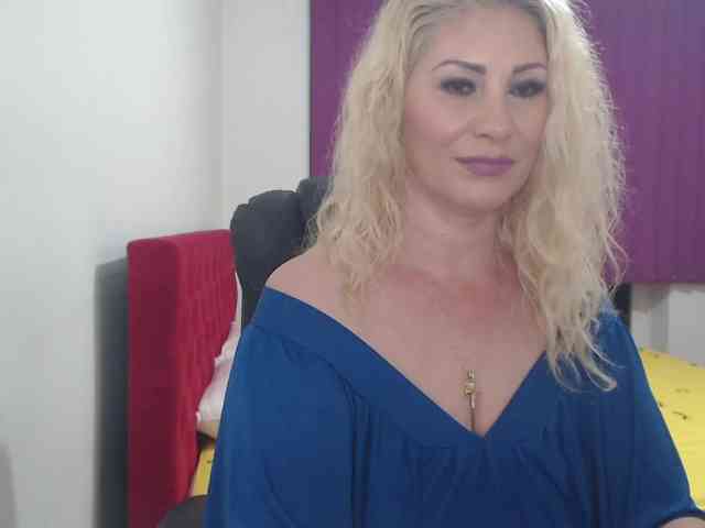 Iuliaxxtasyy webcam