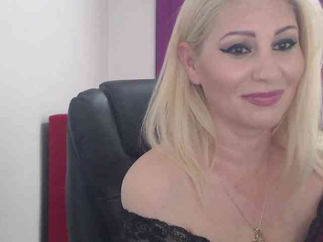 Angelahot webcam